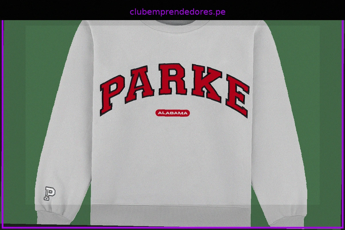 Las Sudaderas Universitarias Virales de Parke Siguen Disponibles, Incluyendo Escuelas Vinculadas a Leyendas Musicales y Más